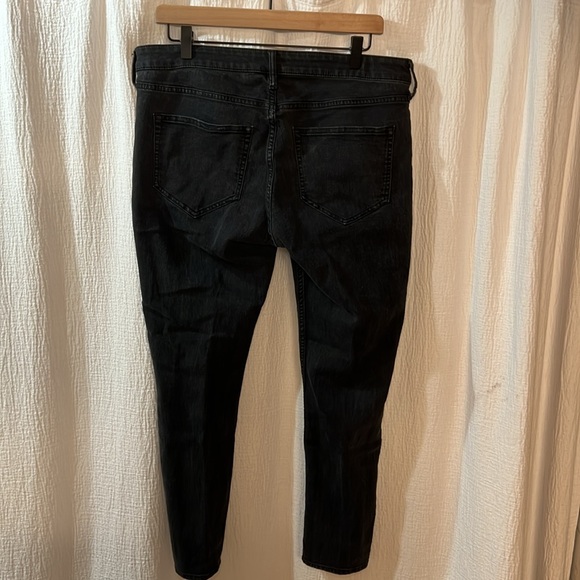 H&M Black Washed Stretchy Jeans - Picture 4 of 4